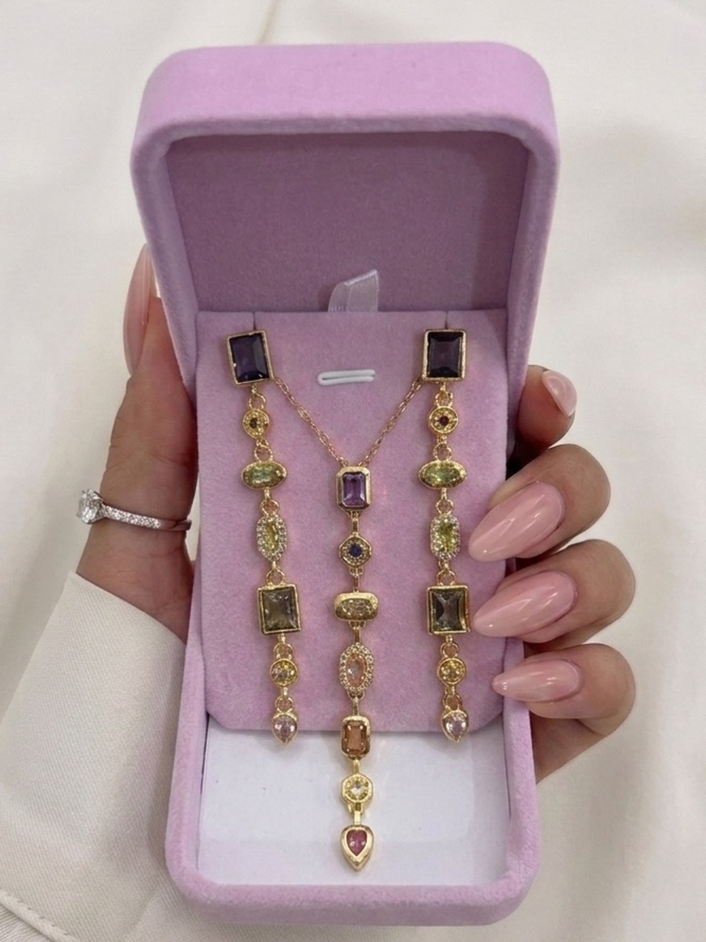 Gold Tone Multigem Pendant Necklace and Earrings